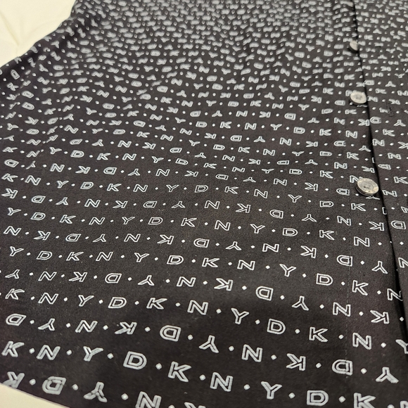 DKNY Black Button down Short Sleeve Large DKNY print - Picture 5 of 7